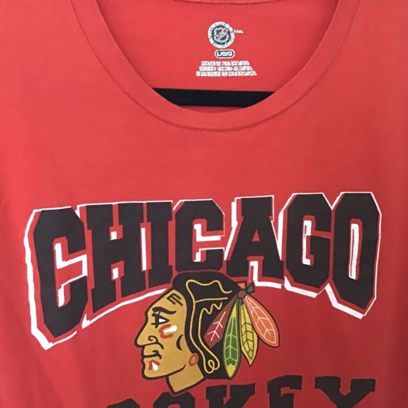 Chicago Blackhawks Hockey NHL Men’s tee t-shirt CB Chi town Size L Large - Picture 5 of 7